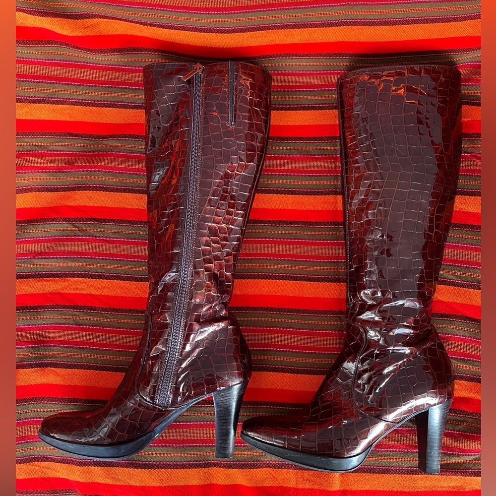 Aquatalia heeled boots. Labeled waterproof (never worn in rain). Size 7 or 7.5.